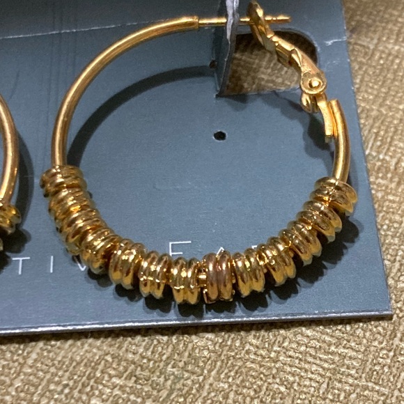 Museum Collection Sensitive Ears Hypo-allergenic Gold-tone circle bead hoops - Picture 5 of 7